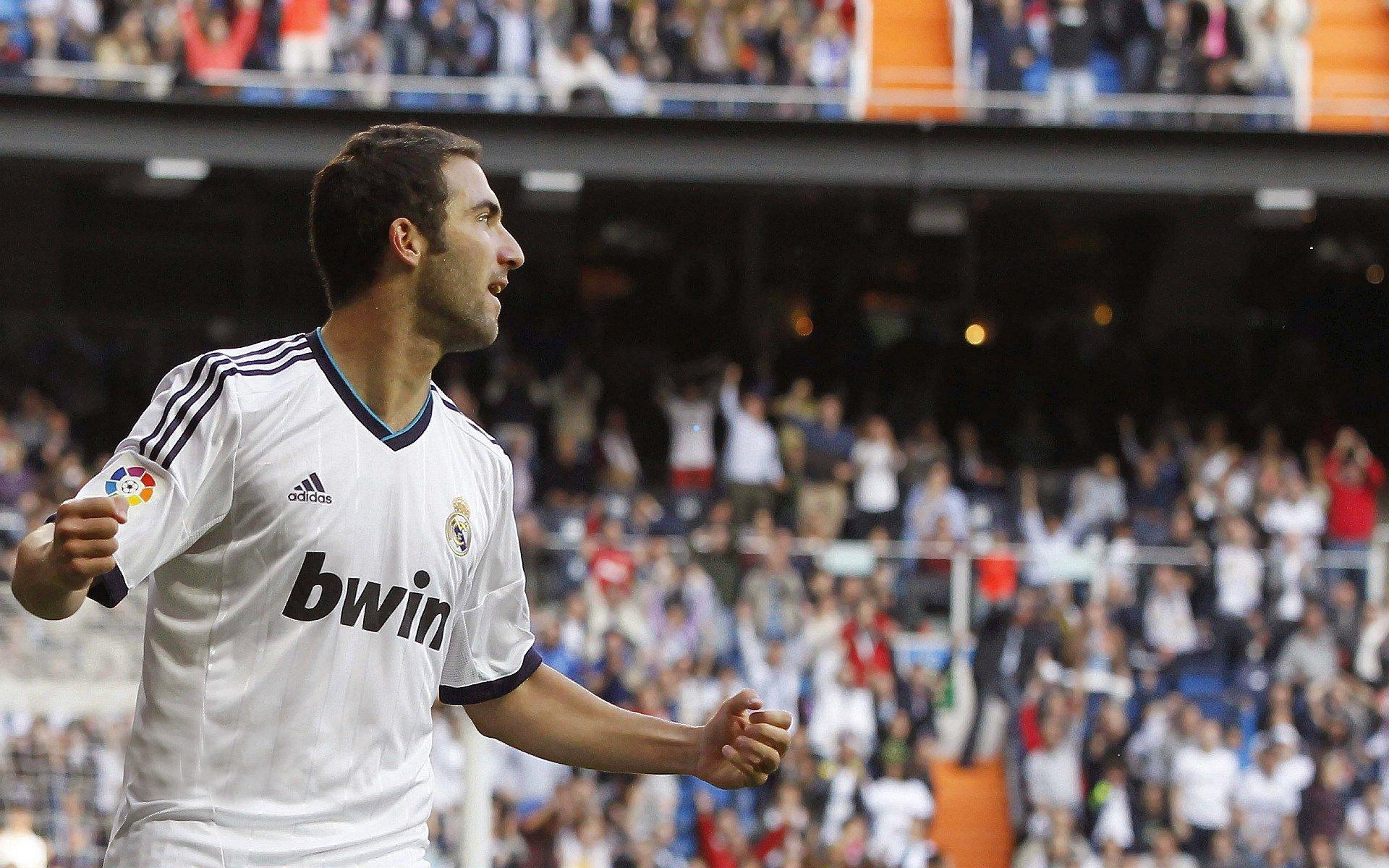 痛失榜首！巴萨将帅怒斥VAR漏判关键球 亚马尔幽灵进球引地震