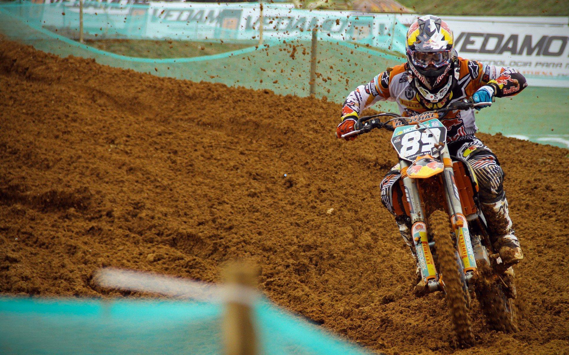 爱游戏官网|洛杉矶德比首节激烈对攻，湖人16-14领先快船，伦纳德与东契奇数据亮眼